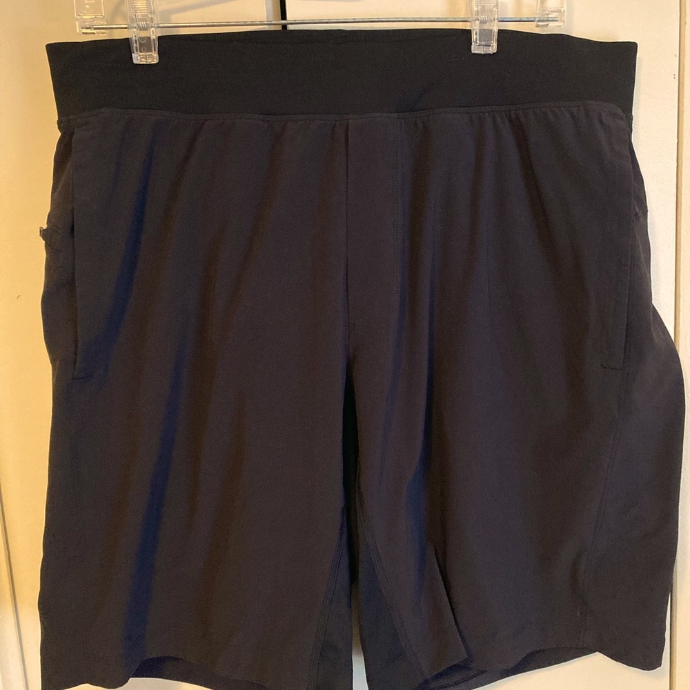 Lululemon black XL lined shorts